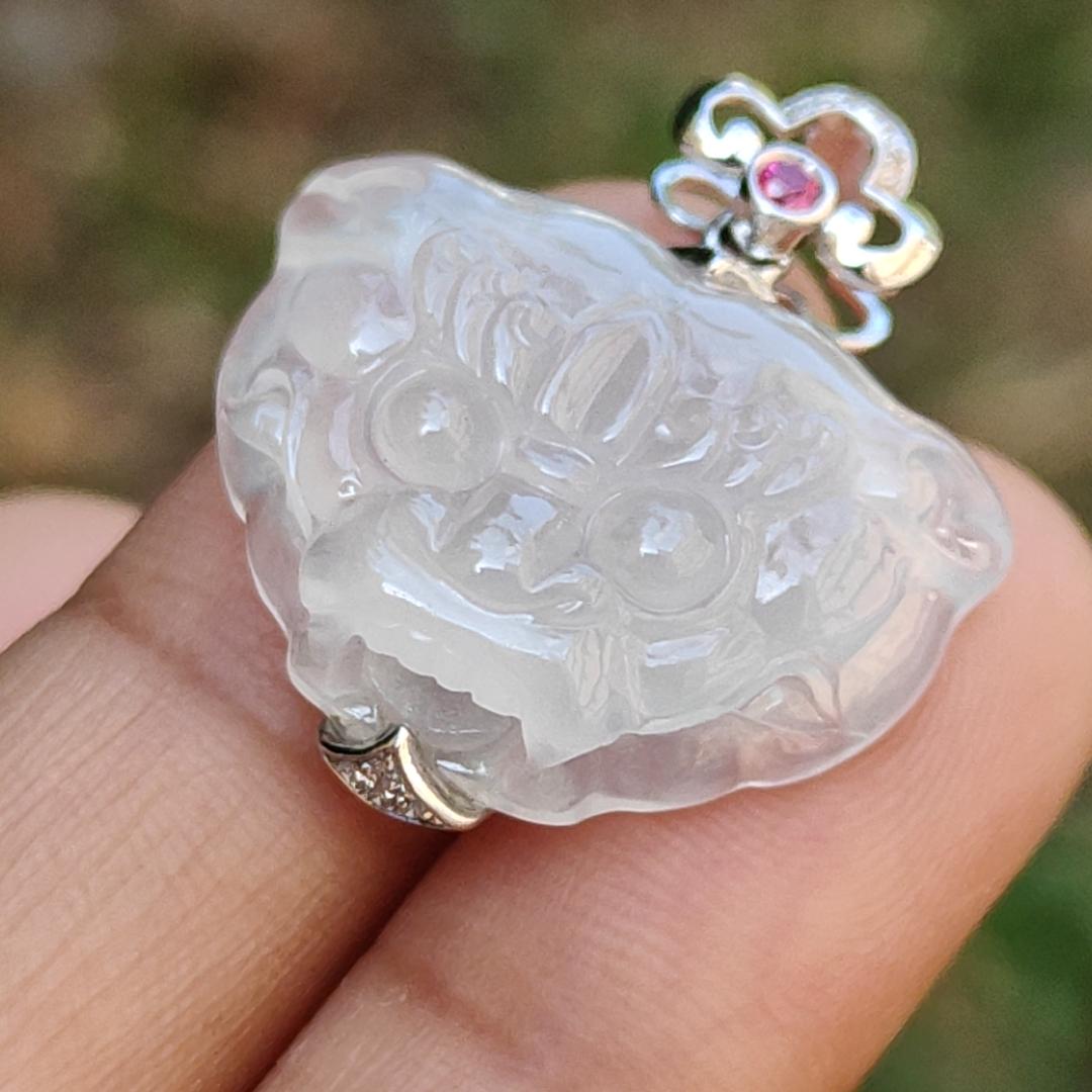 Icy Translucent Natural Type A Jadeite Jade crafted as Tiger with 18k gold as Pendant, certificate weighs 5.02 grams, measurement 25.6 * 22.8 * 7.3 mm (18kp50) Yi Pin Qian