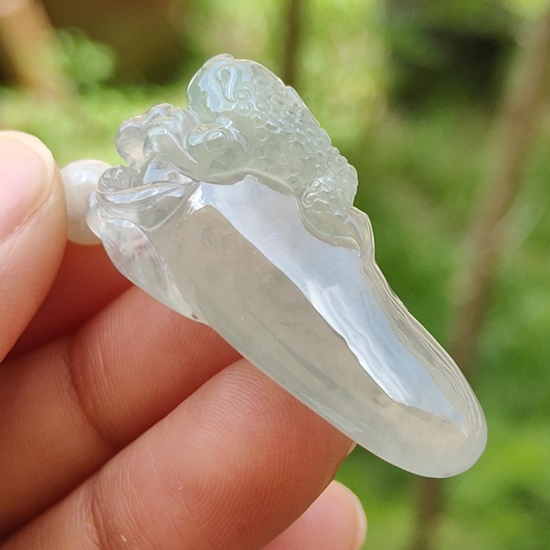 Premium Icy Translucent Natural Type A Jadeite Jade crafted with Three Legs Toad as Pendant, certificate weighs 12.37 grams, certificate weighs 12.37 grams, measurement 38.3 * 16.3 * 17.2 mm (pendant250) Yi Pin Qian