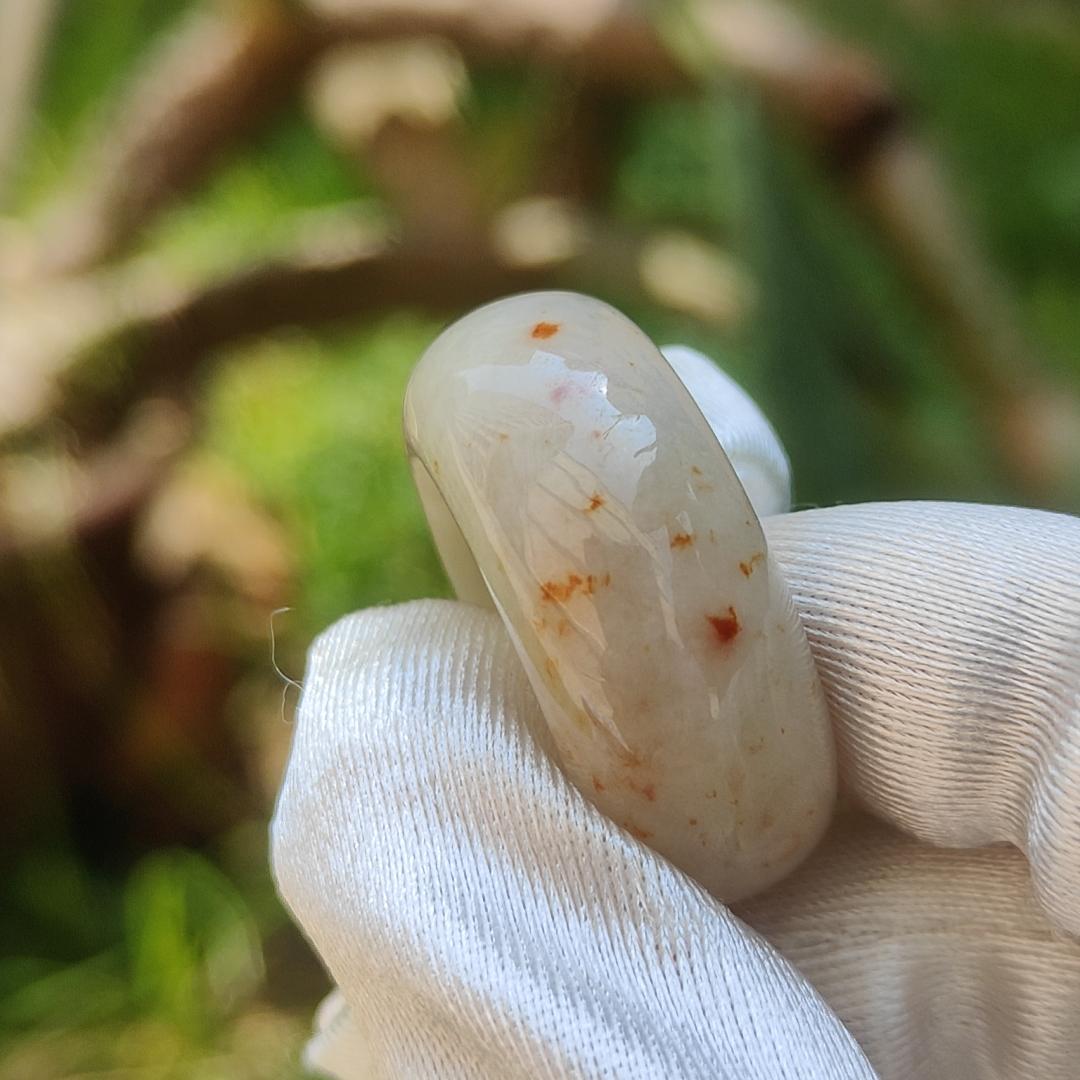 Very unique Natural Type A Jadeite Jade crafted as a ring with red and yellow patches, QIC labs approved certificate included weigh 14.5 grams, finger size 20 mm, measurement 12 * 5.7 mm (ring4) Yi Pin Qian