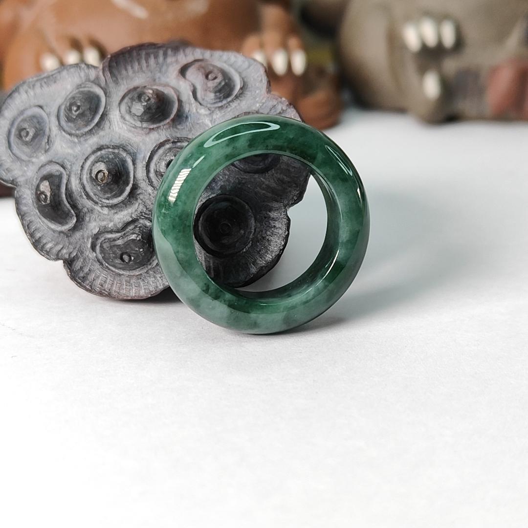 Floating Green Clouds patches Natural Type A Jadeite Ring with oversea certificate weight 6.70 grams, 18 * 7.3 * 4.8 mm, suitable for all occasions, a must buy green jadeite ring if you haven't own one yet (ring1) Yi Pin Qian