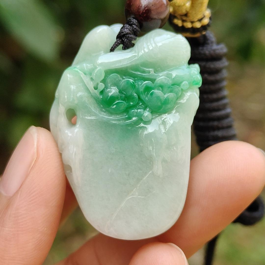 Beautifully crafted with birds and flower light green Natural Type A Jadeite Jade as Pendant Yi Pin Qian