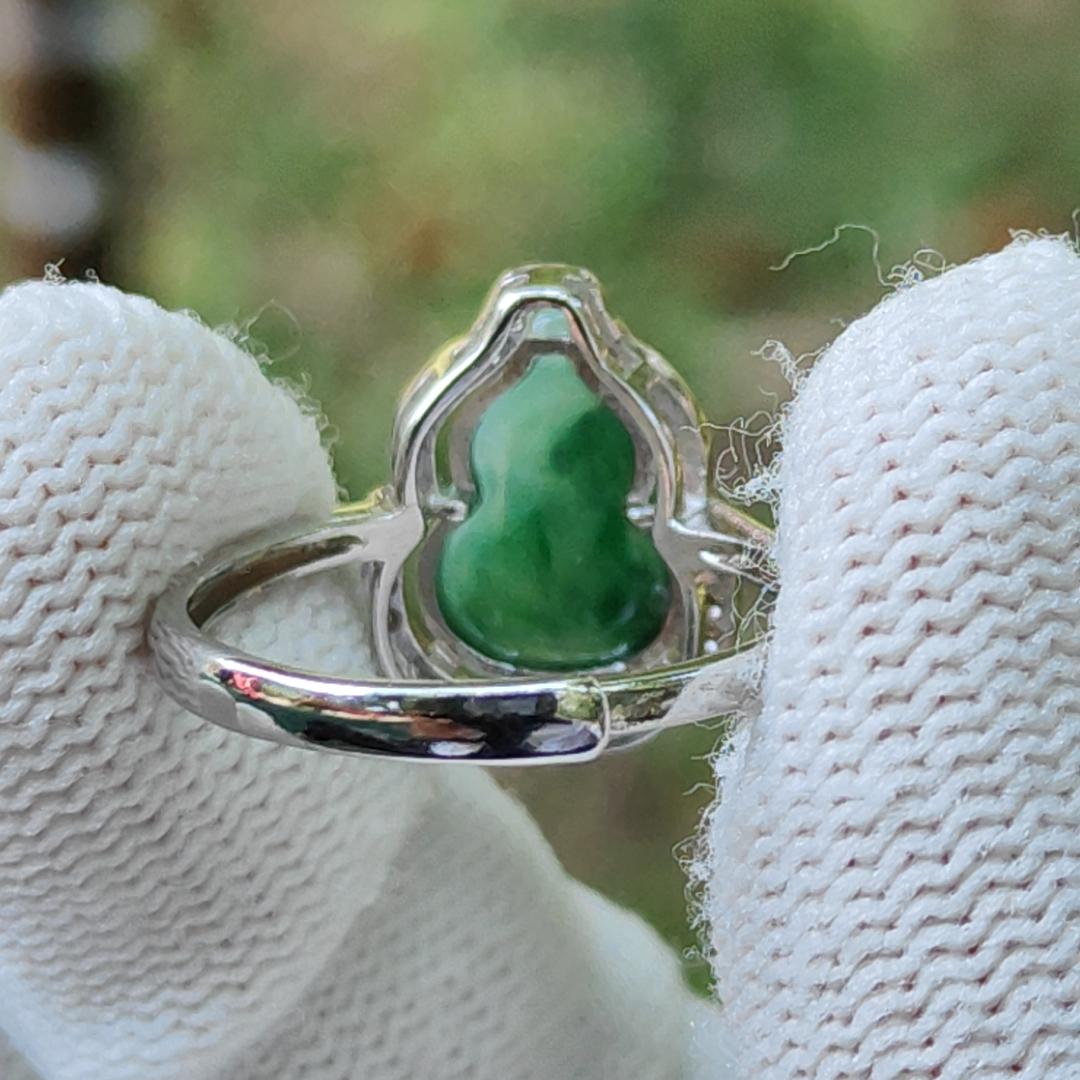 Good Quality Spicy Green Natural Type A Jadeite Jade crafted with shape of Gourd set on S925 as adjustable Ring, certificate weighs 2.52 grams, measurement 12.2 * 8.8 * 3.2 mm (s925ring14) Yi Pin Qian