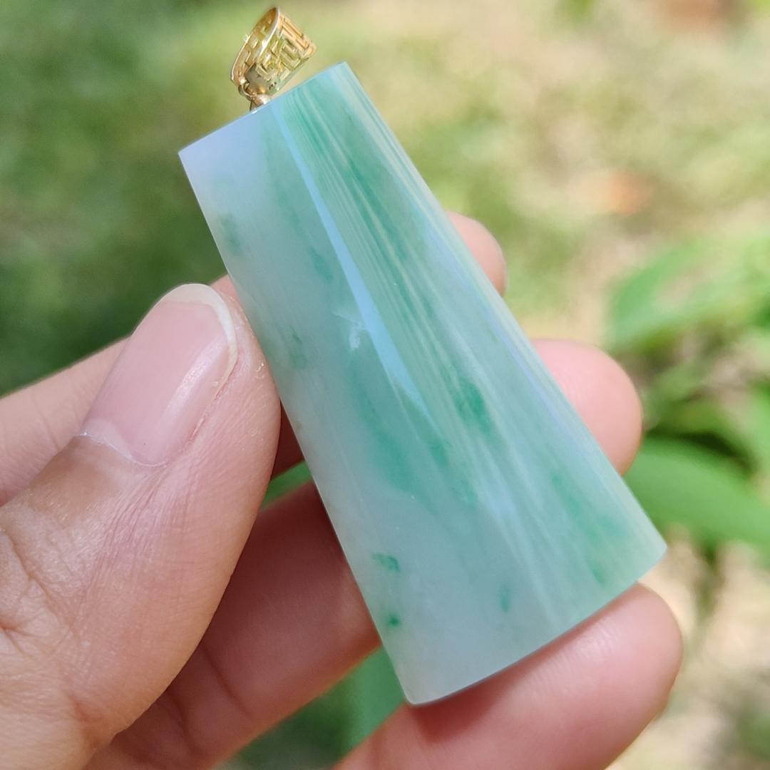 Light Green with Green Patches Natural Type A Jadeite Jade Crafted with Nothing as a pendant attached with 18k gold clasp, certificate weigh 11.24 grams, measurement 40.2 * 21 * 7.1 mm (18kp21) Yi Pin Qian