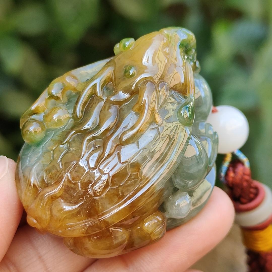 Super Rare Green and Brown Natural Type A Jadeite Jade crafted with Vermilion bird as pendant with certificate weigh 59.21 grams, measurement 45.8 * 32 * 27.3 mm (pendant231) Yi Pin Qian