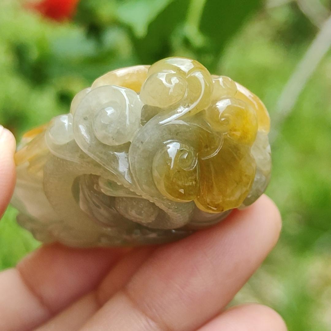Super Rare High Quality Light Green and Yellow Natural Type A Jadeite Jade crafted with Dragonfly and Ruyi as Pendant, certificate weighs 60.60 grams, measurement 60 * 32.1 * 22.3 mm (pendant260) Yi Pin Qian