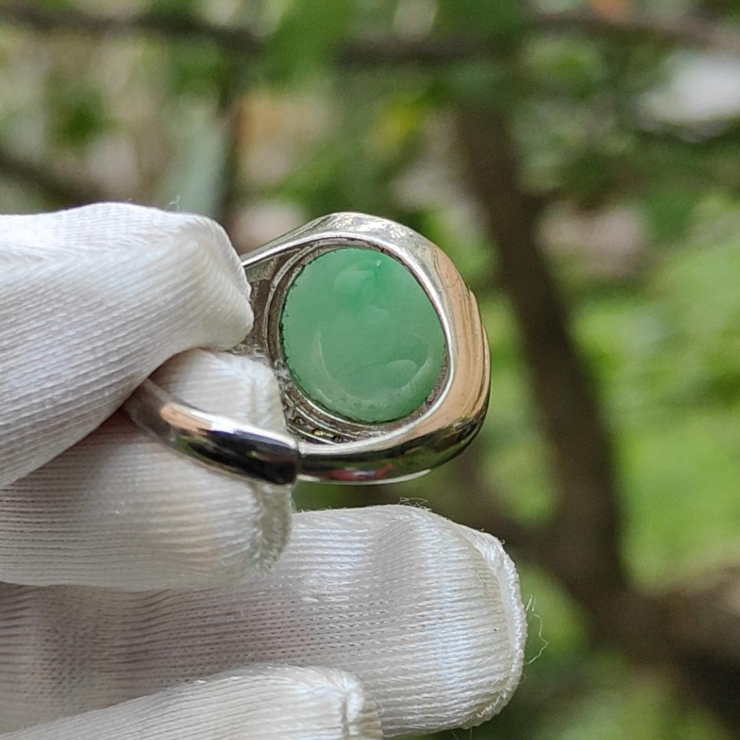 Apple Green Natural Jadeite Jade Cabochon 13.9 * 14.2 * 6.2 mm set on S925 as a Ring for Men with QIC labs approved certificate weigh 7.03 grams (s925ring5) Yi Pin Qian