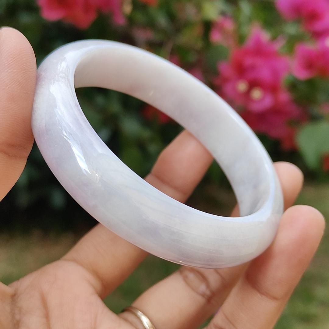 Light Lavender Natural Type A Jadeite Jade crafted with shape of Peace Bracelet Bangle, certificate weigh 60.17 grams, measurement 14.1 * 8 mm, Wrist size 57.5 mm (bangle5) Yi Pin Qian