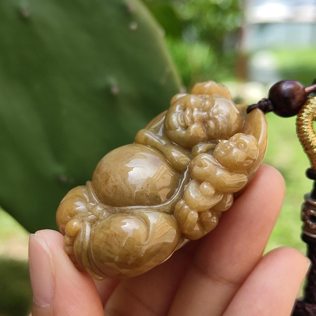 Rare Full Brown Natural Type A Jadeite Pendant crafted as Milo with two kids means Happiness for the family and Longevity, wealth and health, with certificate weighs at 61.27 grams, 48.50 * 41 * 21.60 mm (pendant110) Yi Pin Qian