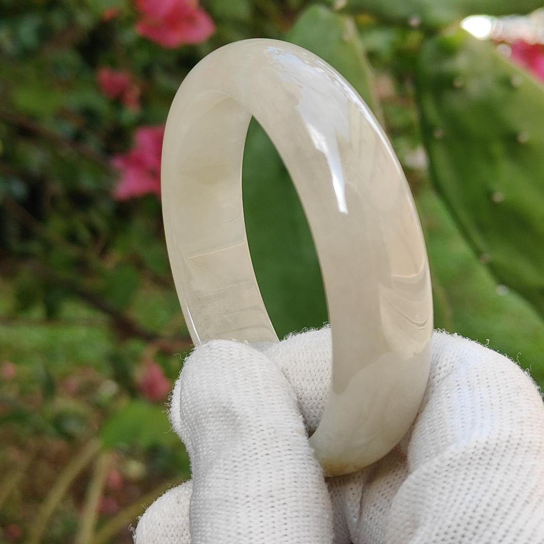 Very Rare Lemon-Yellow Patch Natural Type A Jadeite Jade crafted as Peace Bangle, certificate weighs 58.76 grams, measurement 15.3 * 7.1 * 56.4 mm (bangle9) Yi Pin Qian