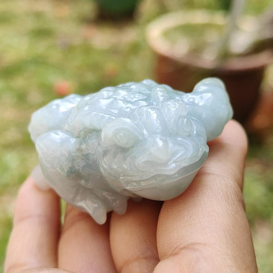 Sales - Quality Natural Type A Jadeite Jade crafted as Three Legs Toad for display or hand-held piece with certificate weigh 84.27 grams, measurement 61.6 * 48.3 * 26 mm (hand4) Yi Pin Qian