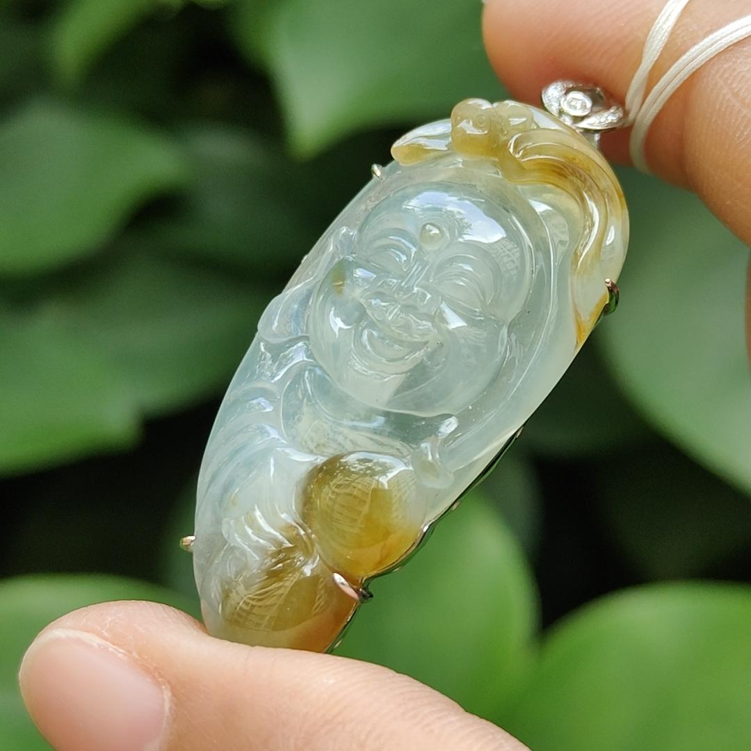 High Quality Icy Yellow Translucent Natural Type A Jadeite Jade crafted as Milo Buddha set with 18k Gold as Pendant, certificate weighs 9.1 grams, measurements 46.1 * 18.7 * 9.5 mm (18kp60) Yi Pin Qian