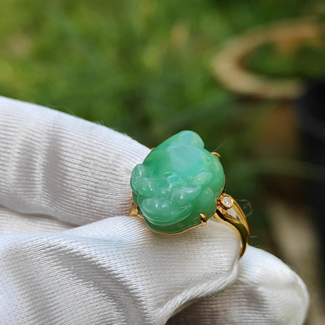 Special Offer - Green Natural Type A Jadeite Jade crafted as Three Legs Toad set on 18k gold with diamonds as a ring with certificate weigh 3.75 grams, measurement 16.2 * 12.6 * 6.8 mm (18kring21) Yi Pin Qian