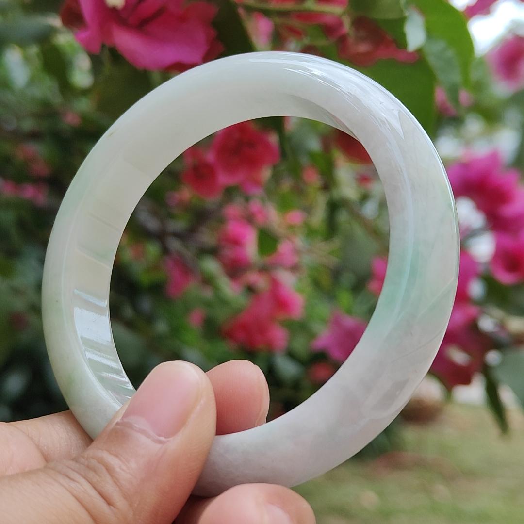 Light Green Hue Natural Type A Jadeite Jade crafted with shape of Peace Bracelet Bangle with certificate weigh 64.55 grams, measurement 13.6 * 8.7, Wrist Size 56.5 mm (bangle4) Yi Pin Qian
