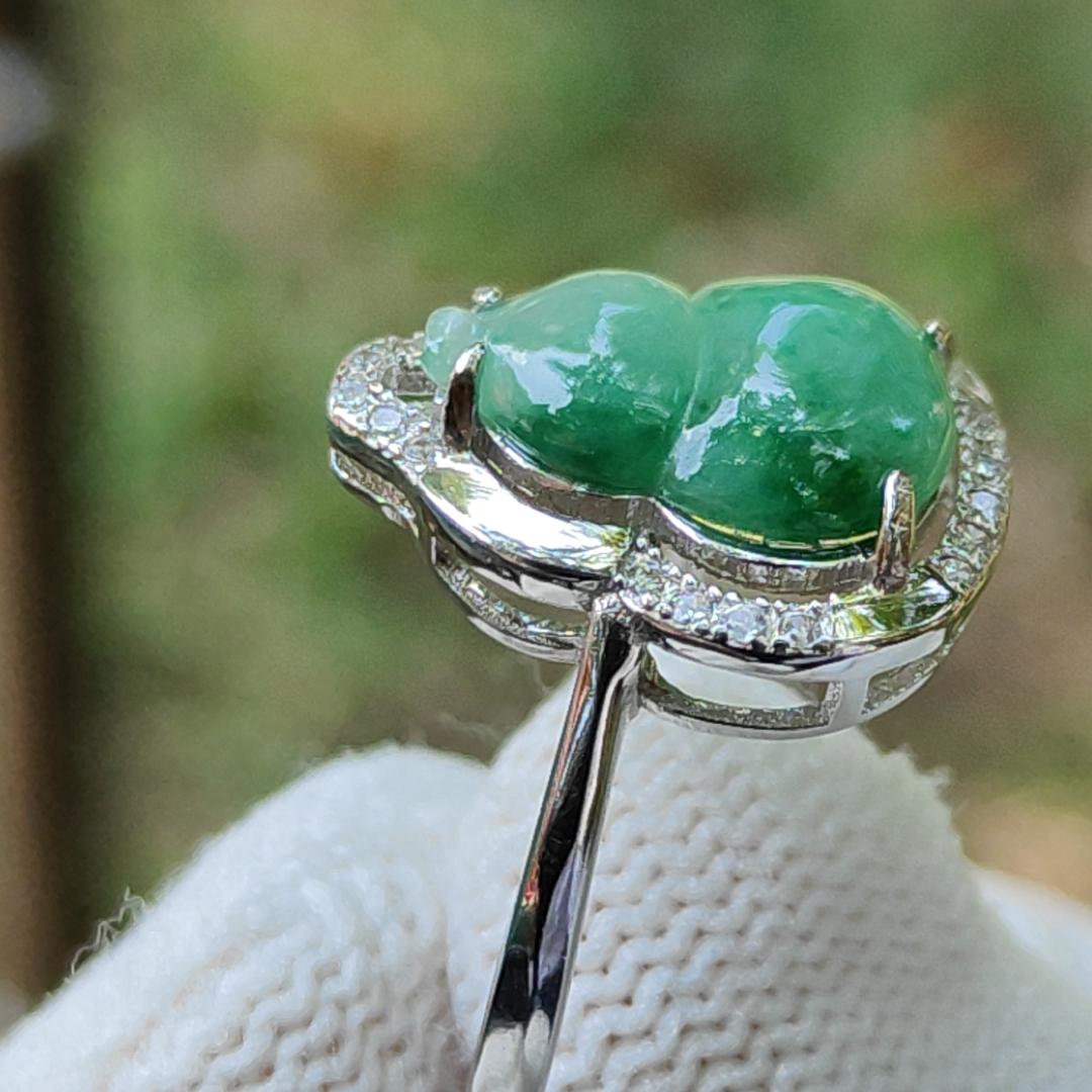 Good Quality Spicy Green Natural Type A Jadeite Jade crafted with shape of Gourd set on S925 as adjustable Ring, certificate weighs 2.52 grams, measurement 12.2 * 8.8 * 3.2 mm (s925ring14) Yi Pin Qian