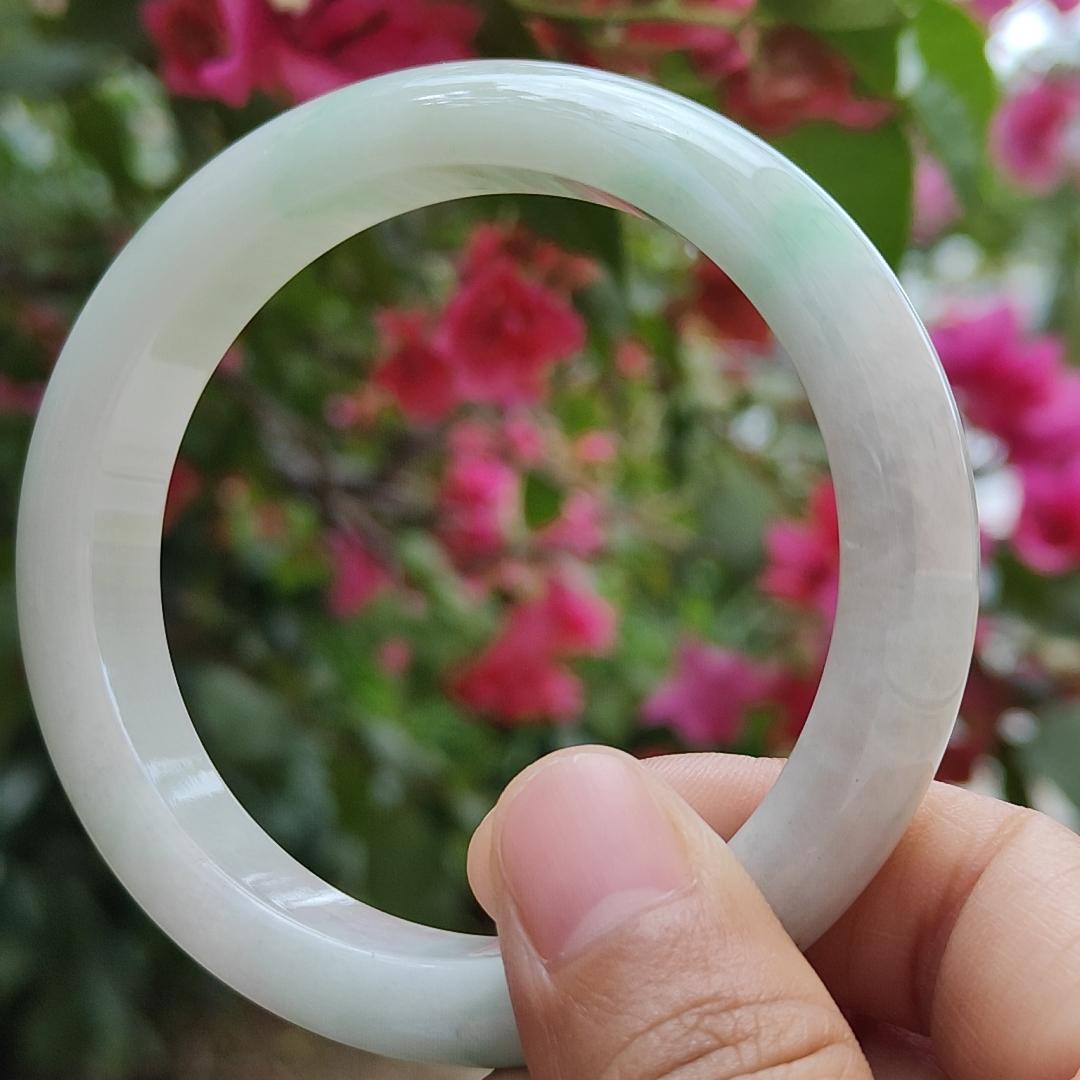 Light Green Hue Natural Type A Jadeite Jade crafted with shape of Peace Bracelet Bangle with certificate weigh 64.55 grams, measurement 13.6 * 8.7, Wrist Size 56.5 mm (bangle4) Yi Pin Qian