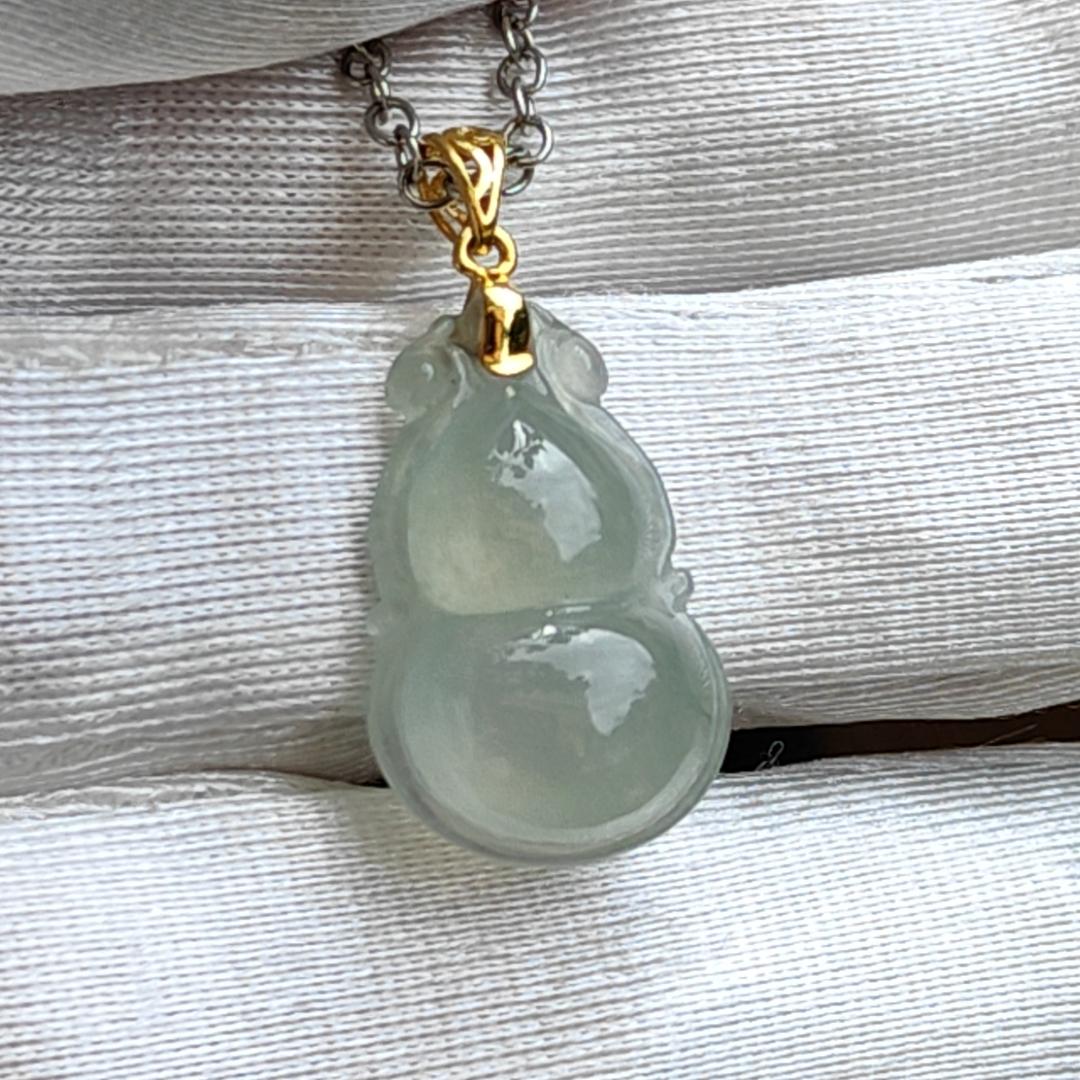 Premium Light Green Hue Natural Type A Jadeite Jade crafted with shape of Gourd as Pendant set with 18k Clasp, certificate weigh 2.36 grams, measurement 20.5 * 12.9 * 5.9 mm (18kp31) Yi Pin Qian Jadeites Jade Jewelry ~Your Precious Quintessential ~ Singapore