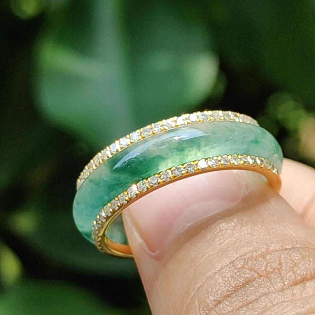 Icy Translucent Green Floating Patches Natural Type A Jadeite Jade crafted as Ring designed with removable 18k Gold, certificate weighs 4.65 grams, measurement 6.3 * 2.9 mm, finger size 17.1 mm (18kring29) Yi Pin Qian