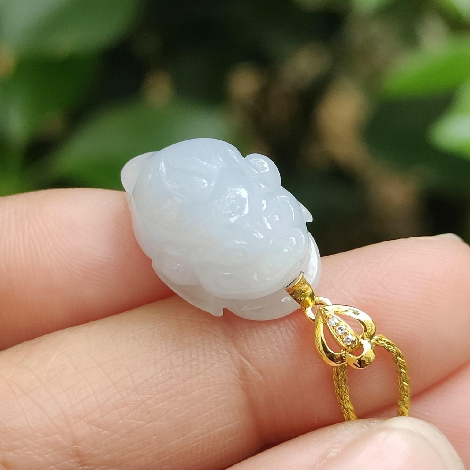Three Legs Toad Pendant on Light Lavender Natural Type A Jadeite Jade added with 18k clasp certificate weighs 3.76 grams, measurement 19.1 * 13 * 9.1 mm (18kp102) Yi Pin Qian Jadeites Jade Jewelry ~Your Precious Quintessential ~ Singapore