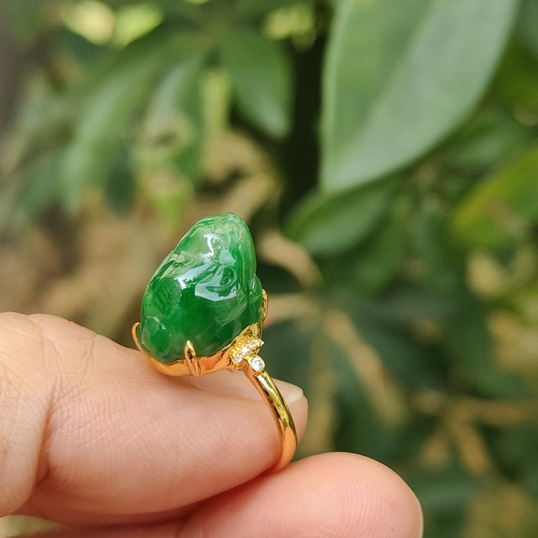 Three Legs Toad Green Natural Type A Jadeite Jade set with 18k as Ring certificate weighs 3.78 grams, measurement 13.6 * 8.7 * 9.6 mm (18kring41) Yi Pin Qian Jadeites Jade Jewelry ~Your Precious Quintessential ~ Singapore