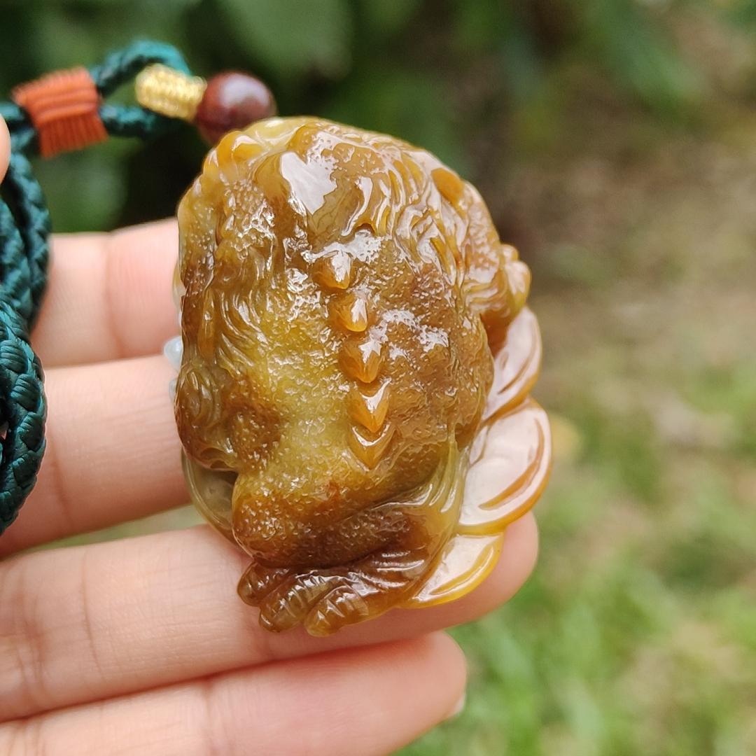 Redish Yellow Very Rare Natural Type A Jadeite Jade crafted with the Three Legs Toad as Pendant, certificate weighs 49.67 grams, measurement 51 * 32.8 * 24.3 mm (pendant258) Yi Pin Qian
