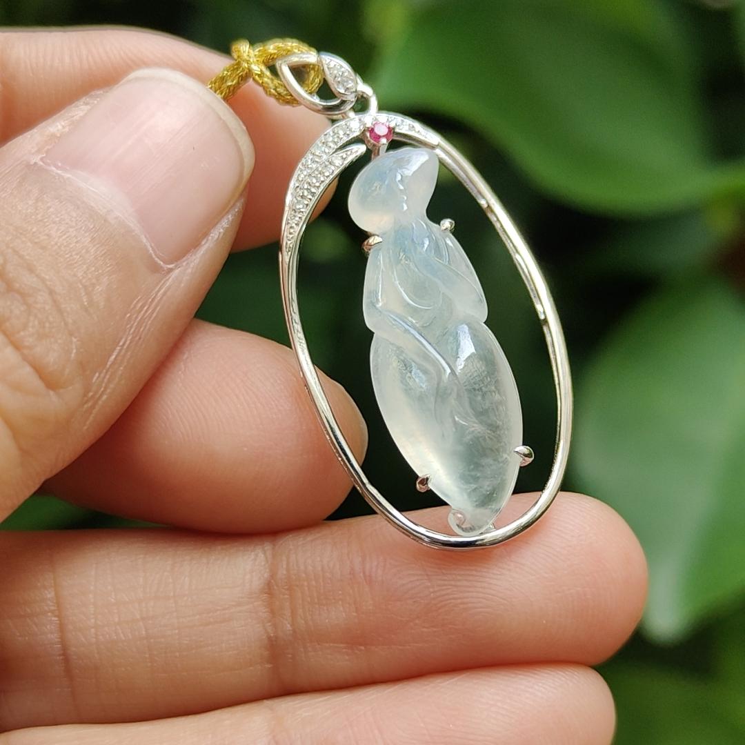 New Arrival SG Local Seller Crafted as The Enlightenment Pendant on Natural Type A Jadeite Jade set with 18k Gold certificate weighs 3.12 grams, measurement 35.8 * 17.2 * 7 mm (18kp81) Yi Pin Qian Jadeites Jade Jewelry ~Your Precious Quintessential ~ Singapore