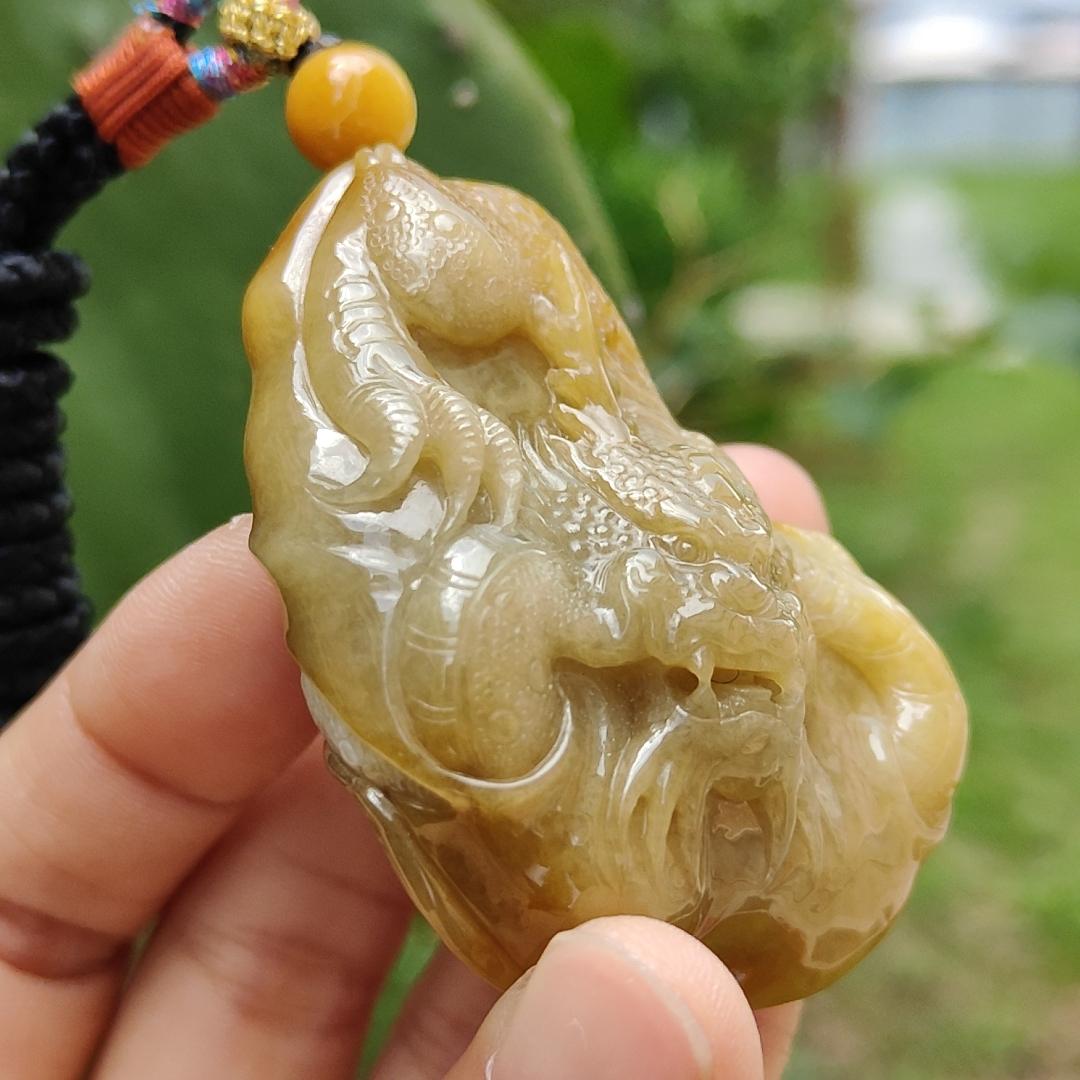 Rare Premium Quality Yellow with Redish and White Natural Type A Jadeite Jade crafted with Dragon as Pendant, for the collectors version, Certificate weigh 75.98 grams, measurement 56 * 42.20 * 23.30 mm (pendant215) Yi Pin Qian