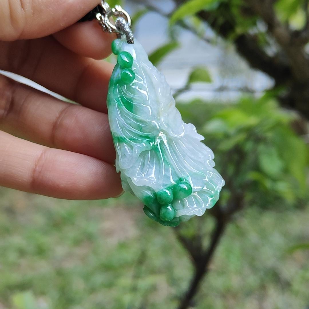 Natural Type A Jadeite carved as cabbage with ruyi - NGI Certification , Weight 83.45 g , Translucent with faint green and green patches , [45.47 * 25.39 * 9.31 mm] , Premium Myanmar Jadeite Pendant (pendant150) Yi Pin Qian