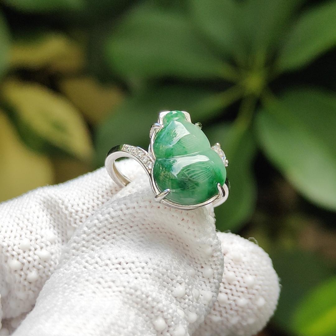 New Arrival Singapore Spicy Green with Green Patches Natural Type A Jadeite Jade crafted as Gourd set on S925 as ring, certificate weighs 2.16 grams, measurement 13.6 * 10.2 * 2.5 mm (s925ring22) Yi Pin Qian Jadeites Jade Jewelry ~Your Precious Quintessential ~ Singapore