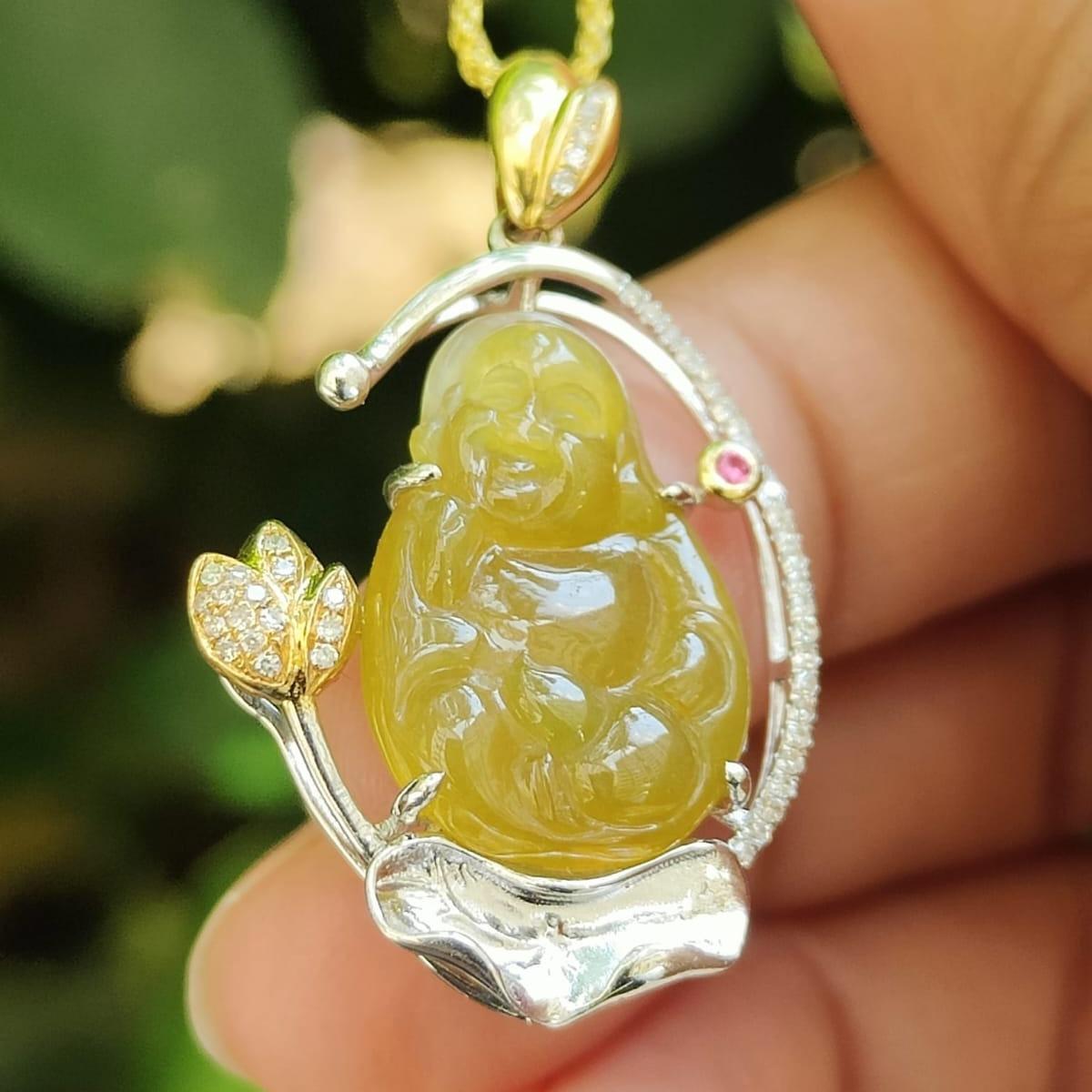 Metal & Earth Harmony - 18K Gold Set Laughing Buddha Jade Pendant (Sku: 18kp115) Yi Pin Qian Jadeites Jade Jewelry ~Your Precious Quintessential ~ Singapore