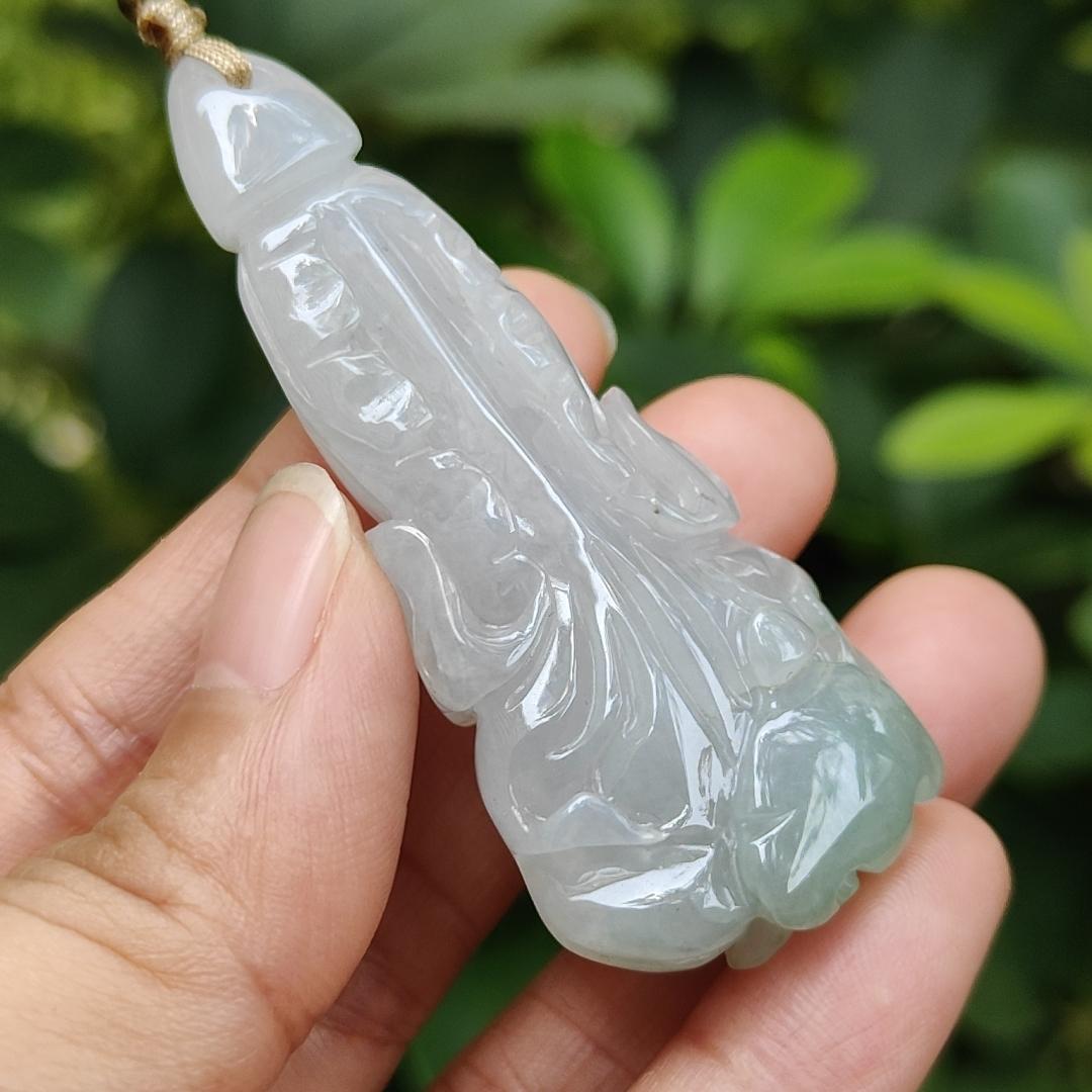 Singapore New Arrival High Quality Pendant crafted as the Cabbage on Natural Type A Jadeite Jade certificate weighs 31.47 grams, measurement 61 * 26.4 * 13.9 mm (pendant320) Yi Pin Qian Jadeites Jade Jewelry ~Your Precious Quintessential ~ Singapore