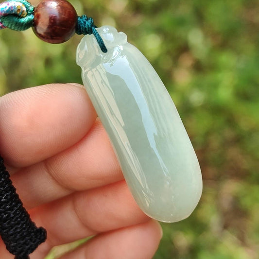 Light Green Natural Type A Jadeite Pendant Necklace crafted as Fuku Melon with certificate weigh 7.07 grams, 40.3 * 14.5 * 6.9 mm (pendant135) Yi Pin Qian