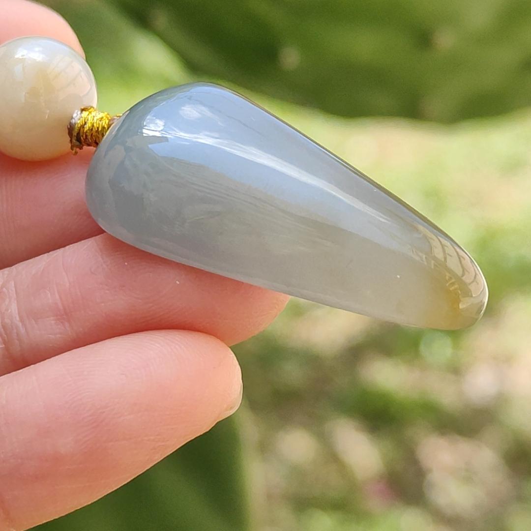 Stunning piece of Natural Type A Jadeite Pendant Necklace crafted with nothing, symbols of Peace and peace, everything goes well, with QIC labs approved certificate weigh 10.79 grams, 35.5 * 18.3 * 8.8 mm, very suitable for daily wear (pendant39) Yi Pin Qian