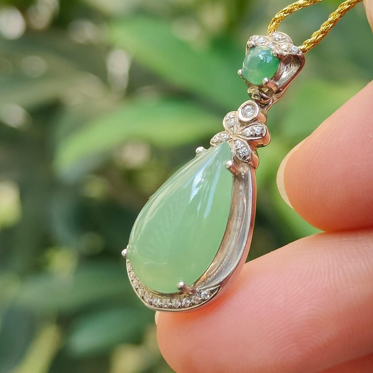 Apple Green Quality Translucent Drop Shape Cabochon on Natural Type A Jadeite Jade set on S925 as pendant, certificate weighs 3.12 grams, measurement 16.3 * 9.2 *4 mm (s925p3) Yi Pin Qian Jadeites Jade Jewelry ~Your Precious Quintessential ~ Singapore