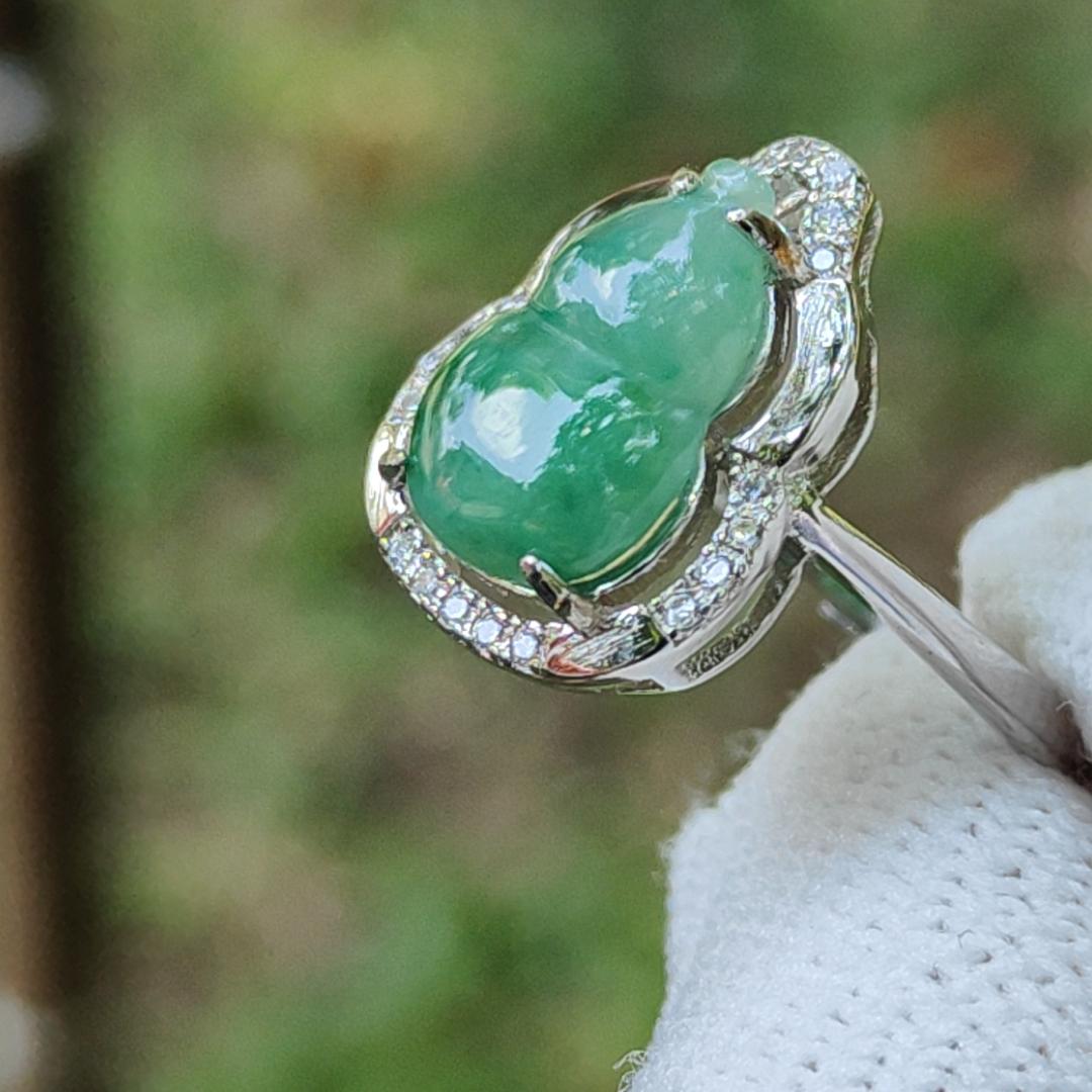 Good Quality Spicy Green Natural Type A Jadeite Jade crafted with shape of Gourd set on S925 as adjustable Ring, certificate weighs 2.52 grams, measurement 12.2 * 8.8 * 3.2 mm (s925ring14) Yi Pin Qian