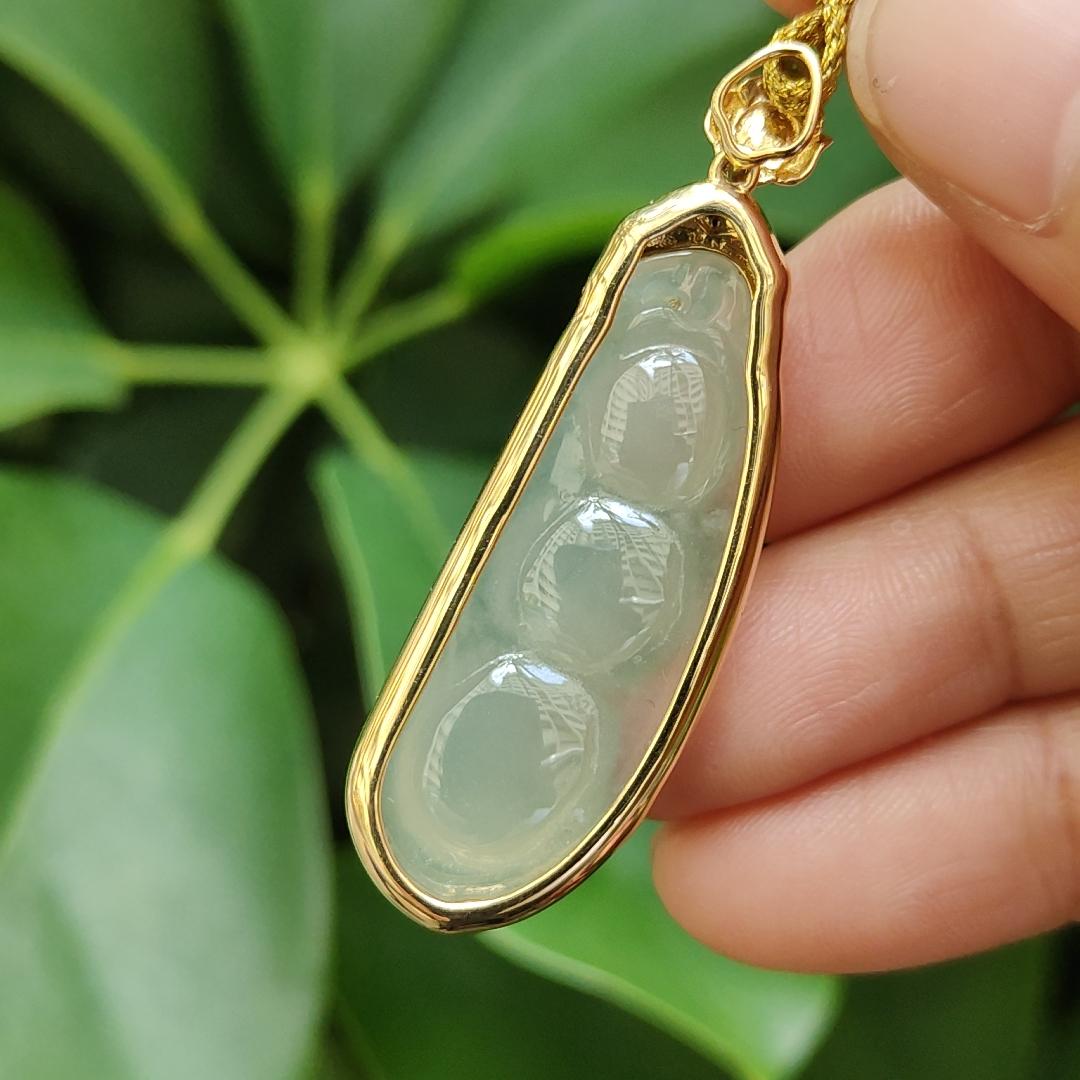 High Quality Good Translucent Light Green Hue Natural Type A Jadeite Jade Crafted as Bean, set on 18k gold as Pendant Necklace certificate weighs 6.88 grams (18kp68) Yi Pin Qian Jadeites Jade Jewelry ~Your Precious Quintessential ~ Singapore