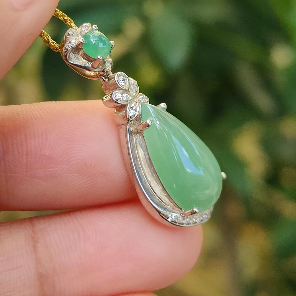 Apple Green Quality Translucent Drop Shape Cabochon on Natural Type A Jadeite Jade set on S925 as pendant, certificate weighs 3.12 grams, measurement 16.3 * 9.2 *4 mm (s925p3) Yi Pin Qian Jadeites Jade Jewelry ~Your Precious Quintessential ~ Singapore