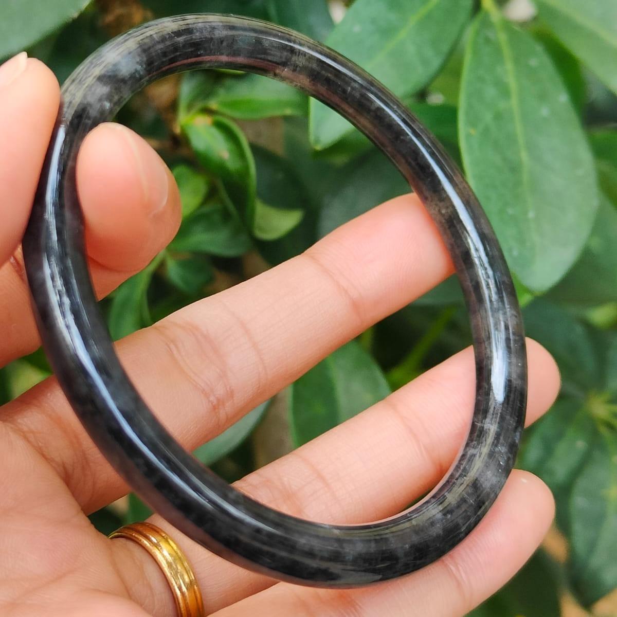 57.8 Perfect Circle Bangle on Natural Type A Jadeite Jade certificate weighs 24 grams, measurement 6.6 * 6.6 mm (bangle26) Yi Pin Qian Jadeites Jade Jewelry ~Your Precious Quintessential ~ Singapore