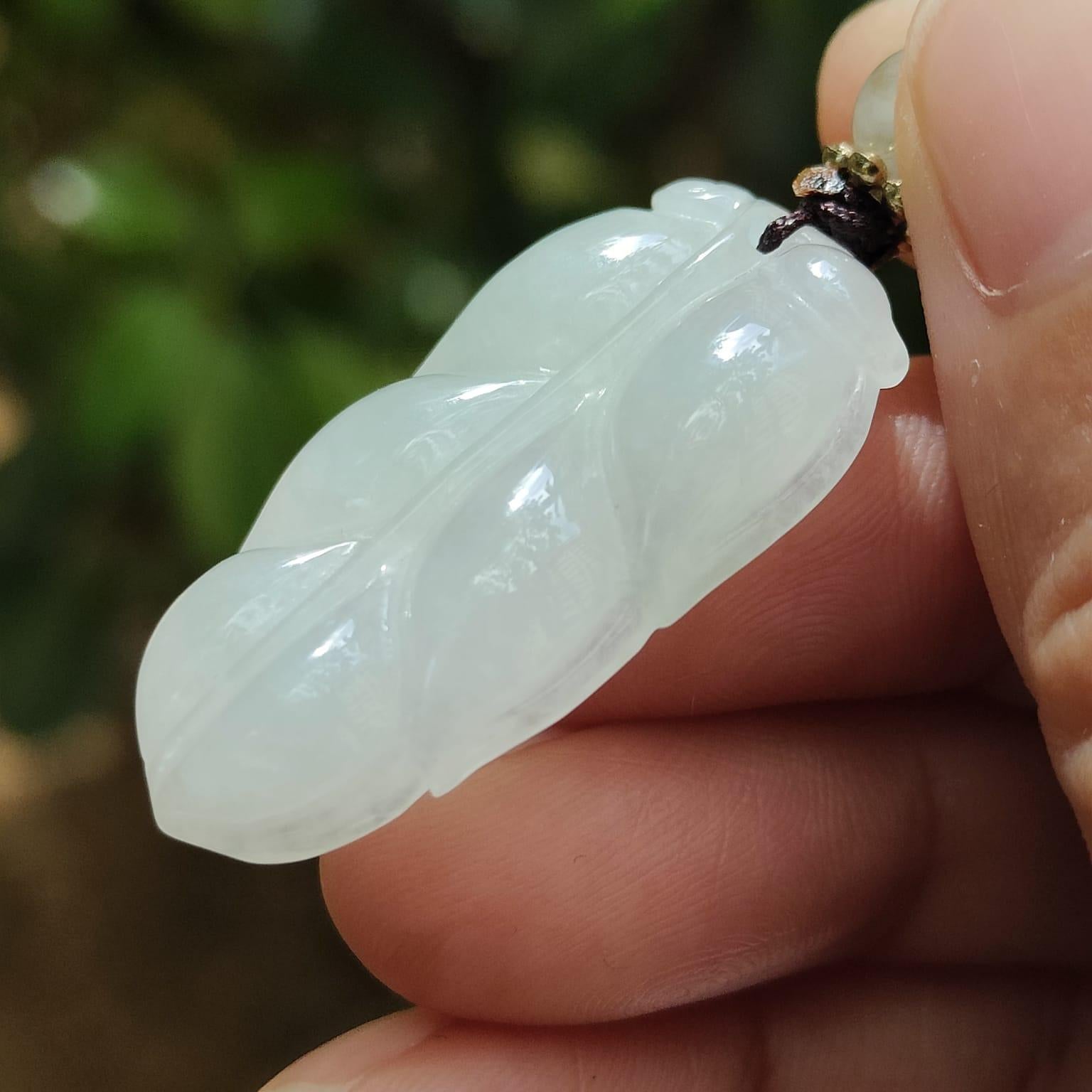 Crafted as Leaf on Natural Type A Jadeite Jade as Pendant certificate weighs 7.37 grams, measurement 34.8 * 19.3 * 5.8 mm (pendant379) Yi Pin Qian Jadeites Jade Jewelry ~Your Precious Quintessential ~ Singapore