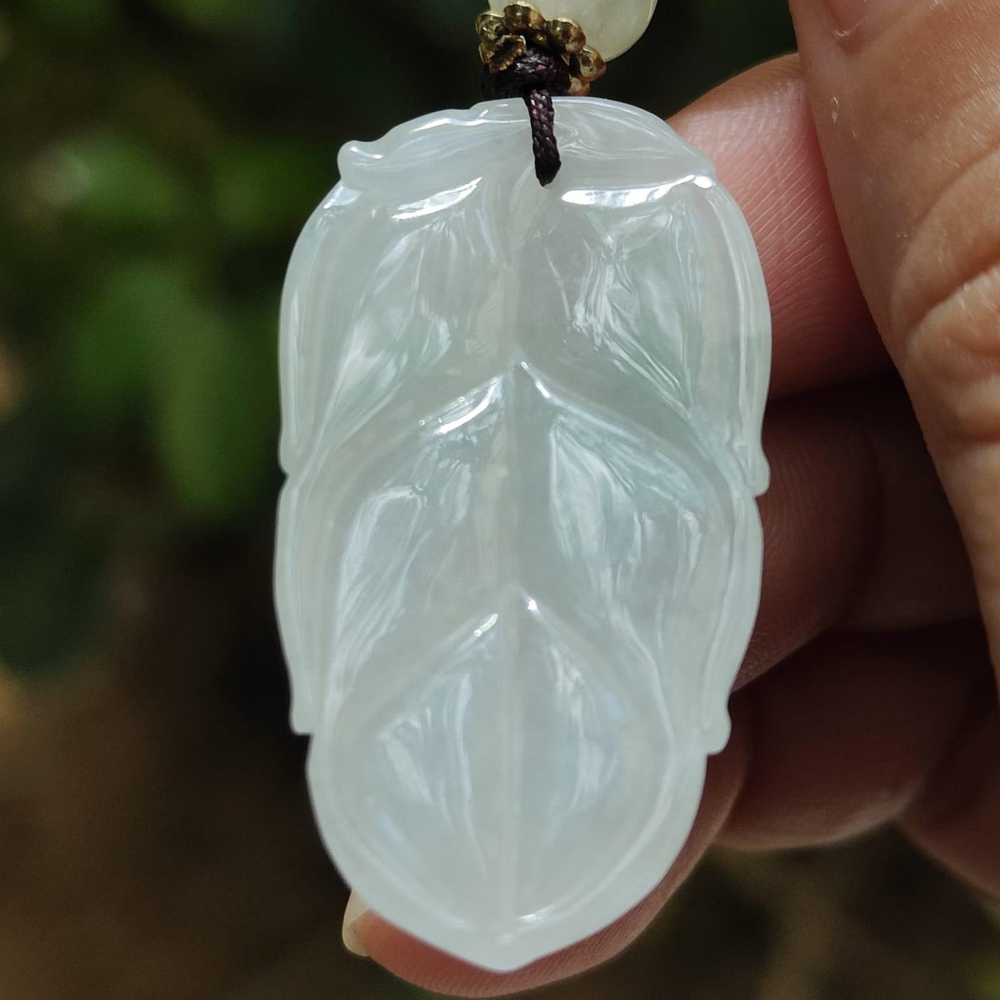 Crafted as Leaf on Natural Type A Jadeite Jade as Pendant certificate weighs 7.37 grams, measurement 34.8 * 19.3 * 5.8 mm (pendant379) Yi Pin Qian Jadeites Jade Jewelry ~Your Precious Quintessential ~ Singapore