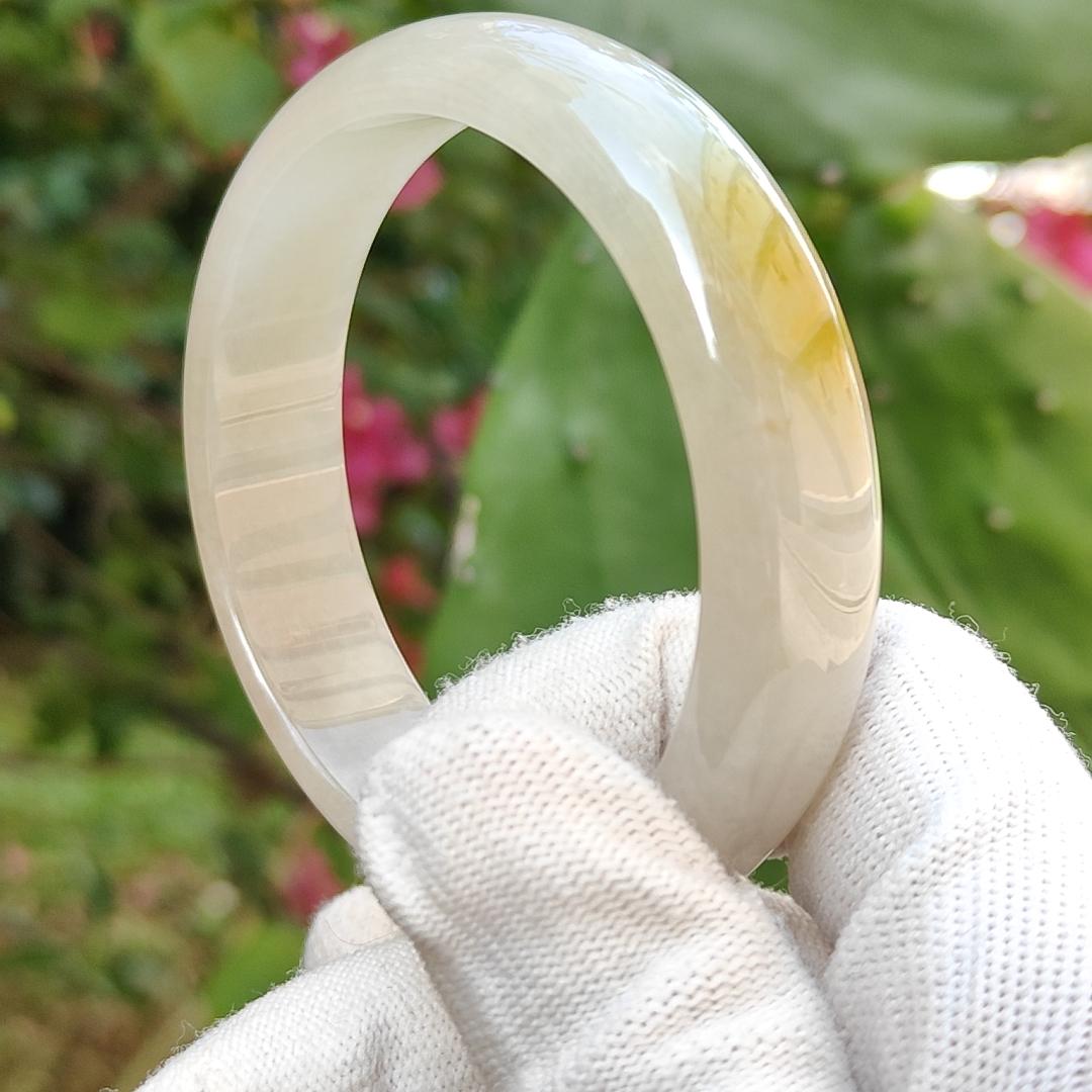 Very Rare Lemon-Yellow Patch Natural Type A Jadeite Jade crafted as Peace Bangle, certificate weighs 58.76 grams, measurement 15.3 * 7.1 * 56.4 mm (bangle9) Yi Pin Qian