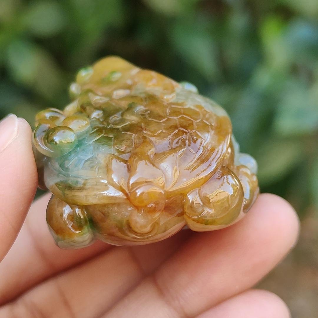 Super Rare Green and Brown Natural Type A Jadeite Jade crafted with Vermilion bird as pendant with certificate weigh 59.21 grams, measurement 45.8 * 32 * 27.3 mm (pendant231) Yi Pin Qian