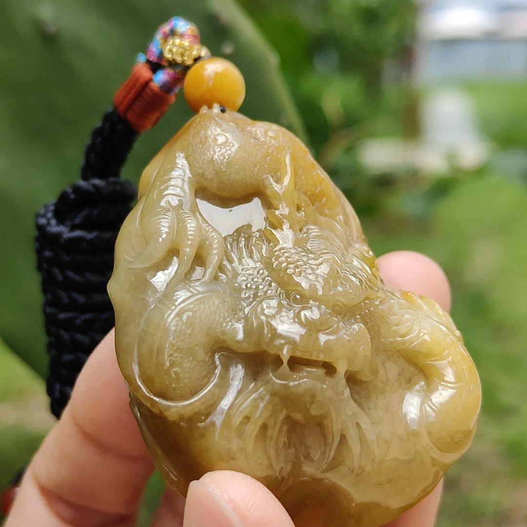 Rare Premium Quality Yellow with Redish and White Natural Type A Jadeite Jade crafted with Dragon as Pendant, for the collectors version, Certificate weigh 75.98 grams, measurement 56 * 42.20 * 23.30 mm (pendant215) Yi Pin Qian