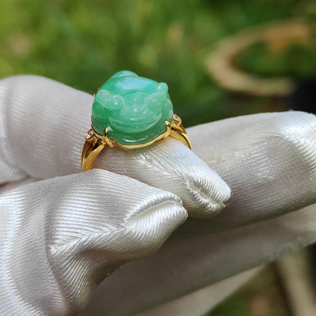Special Offer - Green Natural Type A Jadeite Jade crafted as Three Legs Toad set on 18k gold with diamonds as a ring with certificate weigh 3.75 grams, measurement 16.2 * 12.6 * 6.8 mm (18kring21) Yi Pin Qian