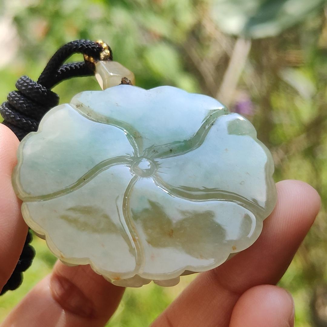 Rare Quality Yellow and Green Natural Type A Jadeite Jade beautifully crafted with frog and lotus old school hollow style, certificate weigh 27.08 grams, measurement 41.6 * 48 * 11 mm (pendant209) Yi Pin Qian
