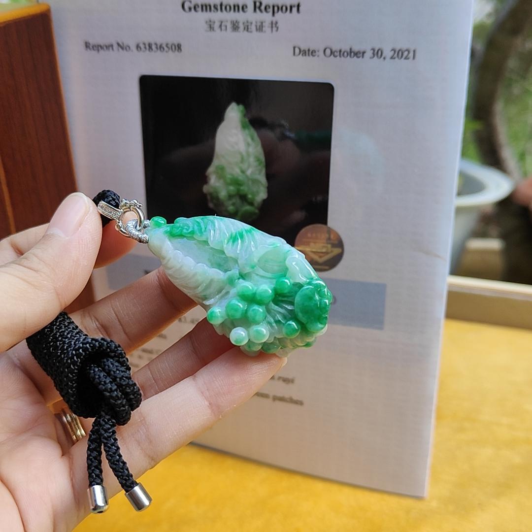 Natural Type A Jadeite carved as cabbage with ruyi - NGI Certification , Weight 83.45 g , Translucent with faint green and green patches , [45.47 * 25.39 * 9.31 mm] , Premium Myanmar Jadeite Pendant (pendant150) Yi Pin Qian