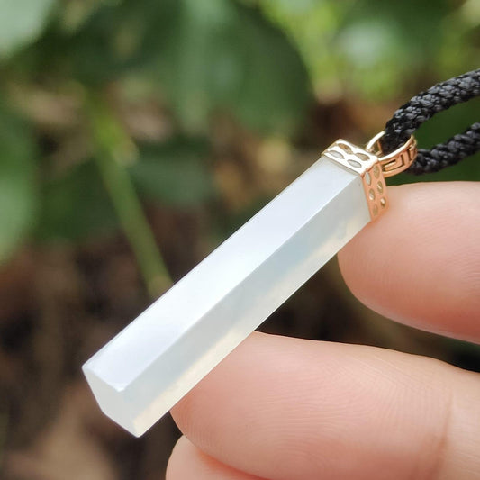 Harmony’s Embrace Natural Jadeite Pendant – Earth-Centered Energy (Sku: 18kp118) Yi Pin Qian Jadeites Jade Jewelry ~Your Precious Quintessential ~ Singapore