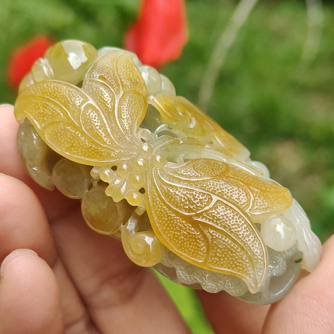Super Rare High Quality Light Green and Yellow Natural Type A Jadeite Jade crafted with Dragonfly and Ruyi as Pendant, certificate weighs 60.60 grams, measurement 60 * 32.1 * 22.3 mm (pendant260) Yi Pin Qian