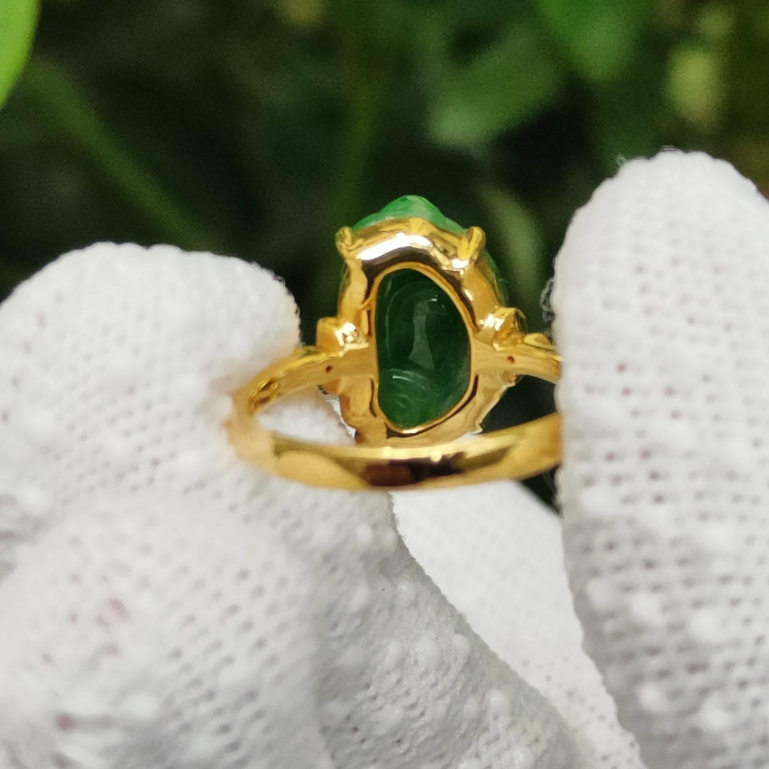 Three Legs Toad Green Natural Type A Jadeite Jade set with 18k as Ring certificate weighs 3.78 grams, measurement 13.6 * 8.7 * 9.6 mm (18kring41) Yi Pin Qian Jadeites Jade Jewelry ~Your Precious Quintessential ~ Singapore