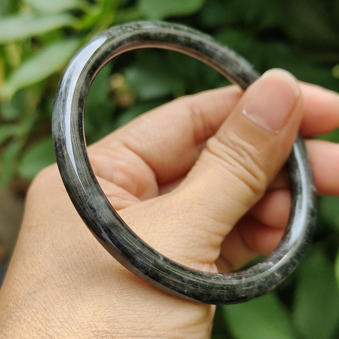 A Ding Ding Circular Bangle 57.9 mm New Arrival SG - Natural Type A Jadeite Jade Bracelet certificate weighs 22.58 grams, Width 6.1 * Thick 6.6 mm (bangle19) Yi Pin Qian Jadeites Jade Jewelry ~Your Precious Quintessential ~ Singapore