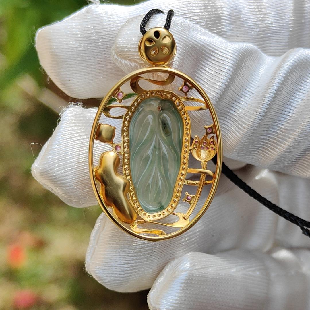 Premium Quality Icy light green with patches Natural Type A Jadeite Jade crafted as Leaf set on 18k Gold with 1 Green Cabochon and Diamonds, Certificate included weigh 4.36 grams, Measurement 35.3 * 22 * 8.2 mm (18kp25) Yi Pin Qian